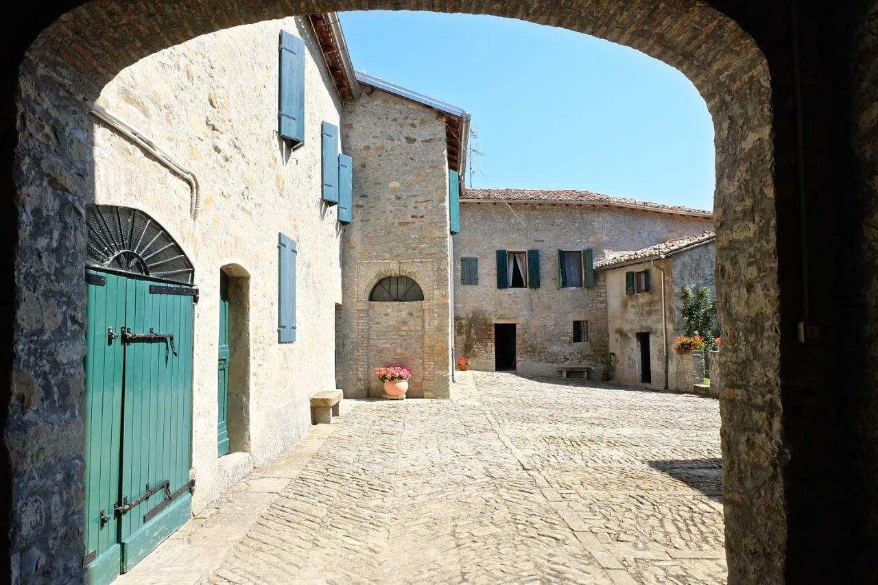 La Corte Bonomini Acomodação com café da manhã Neviano degli Arduini Exterior foto